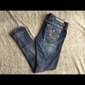 🌸 ROCK REVIVAL Raven Skinny Jeans 🌸